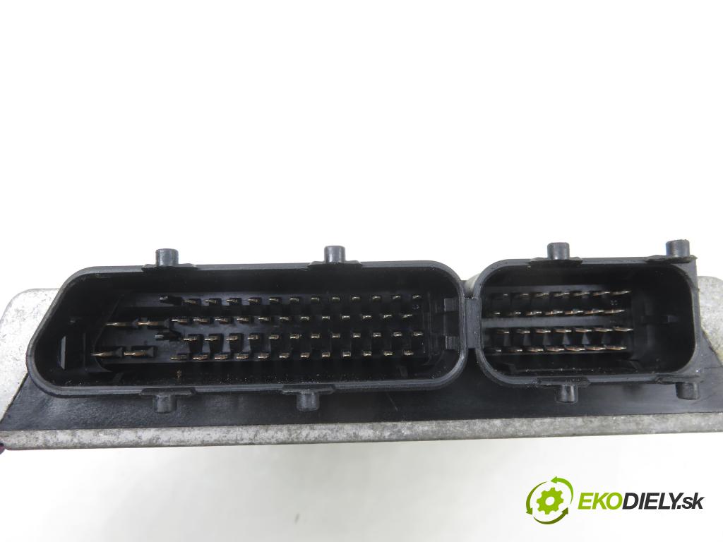 SKODA OCTAVIA I (1U2) LIFTBACK 2002 74,00 1.6 - AKL 1595,00 Riadiaca jednotka Motor 5WP437403 ; 06A906019AN