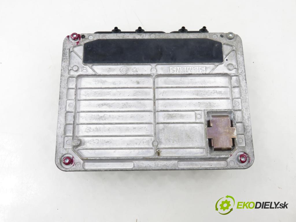 SKODA OCTAVIA I (1U2) LIFTBACK 2002 74,00 1.6 - AKL 1595,00 Riadiaca jednotka Motor 5WP437403 ; 06A906019AN