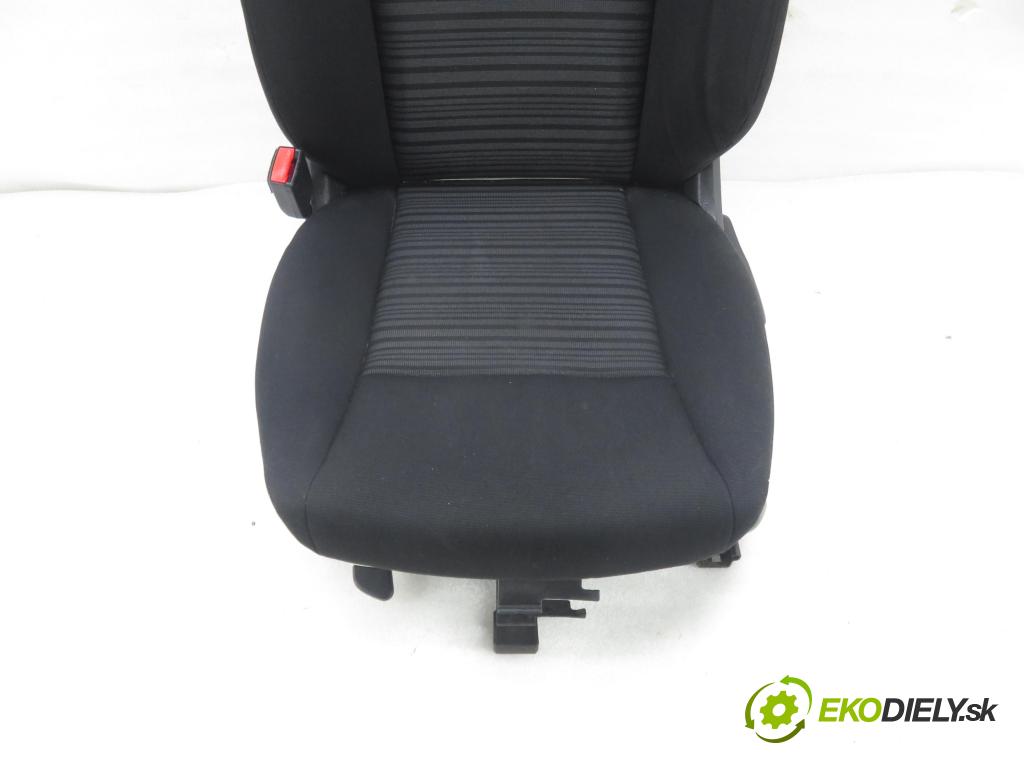MERCEDES-BENZ KLASA A (W176) HB 2017 66,00 A 160 CDI / d (176.011) 90 - OM 607.951 1461,00 Sedadlo šoféri