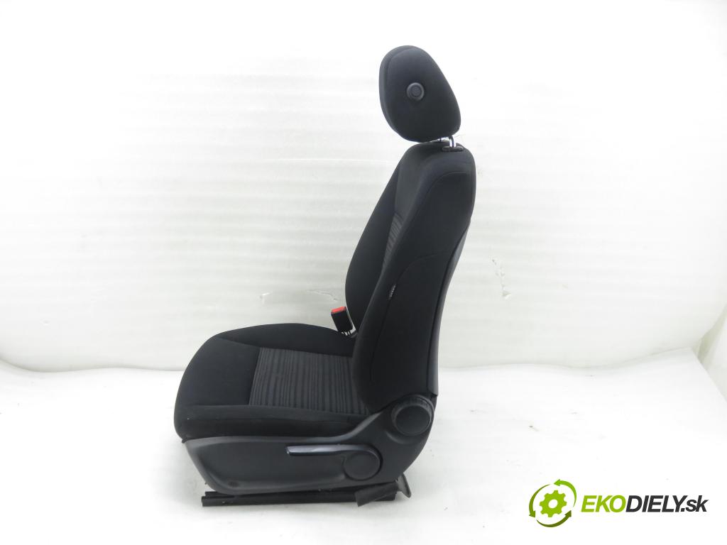 MERCEDES-BENZ KLASA A (W176) HB 2017 66,00 A 160 CDI / d (176.011) 90 - OM 607.951 1461,00 Sedadlo šoféri
