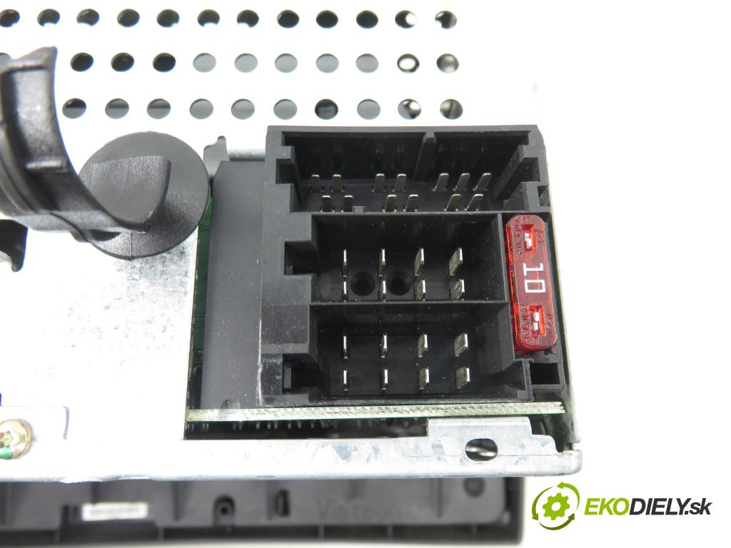 FIAT STILO Multi Wagon (192_) KOMBI 2004 66,00 1.4 16V - 192 B2.000 1368,00 RADIO CD 735374218 ; 2FCF18C838JA