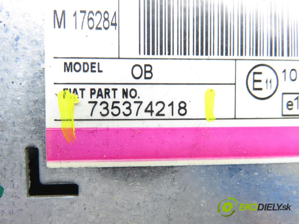 FIAT STILO Multi Wagon (192_) KOMBI 2004 66,00 1.4 16V - 192 B2.000 1368,00 RADIO CD 735374218 ; 2FCF18C838JA