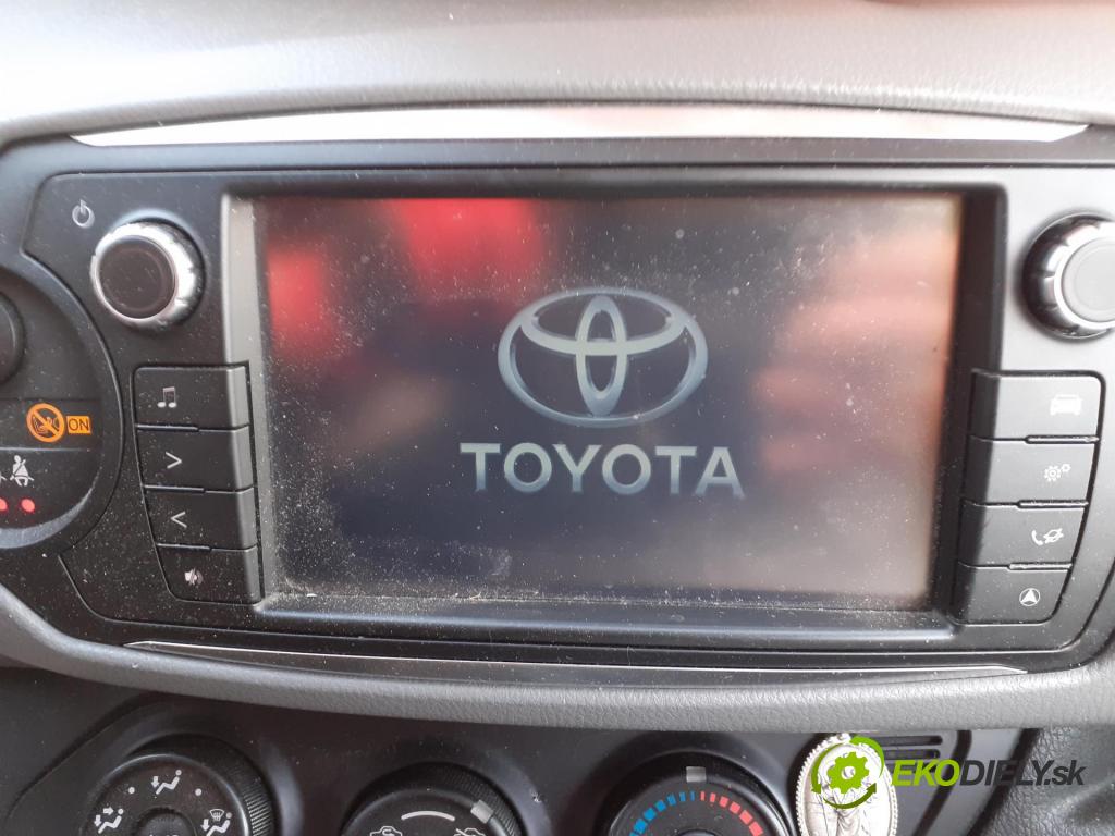 TOYOTA YARIS (_P13_) HB 2015 73,00 1.3 (NSP130_) - 1NR-FKE 1329,00 RADIO 861400D100