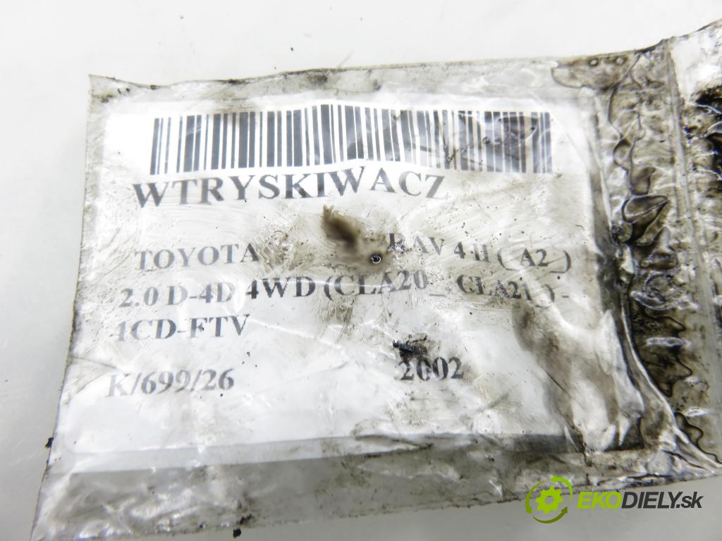 TOYOTA RAV 4 II (_A2_) SUV 2002 85,00 2.0 D-4D 4WD 116 - 1CD-FTV 1995,00 vstrekovač 2367027030 (Vstrekovač paliva)