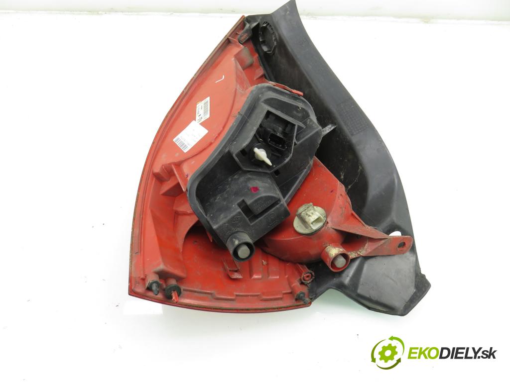 RENAULT MEGANE II (BM0/1_, CM0/1_) HB 2006 63,00 1.5 dCi - K9K 724 1461,00 Svetlo ľavé zadné 8200413214 ; 89038181 ; 8200413214C
