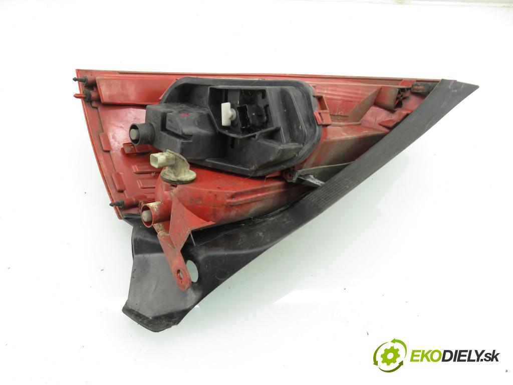 RENAULT MEGANE II (BM0/1_, CM0/1_) HB 2006 63,00 1.5 dCi - K9K 724 1461,00 Svetlo ľavé zadné 8200413214 ; 89038181 ; 8200413214C