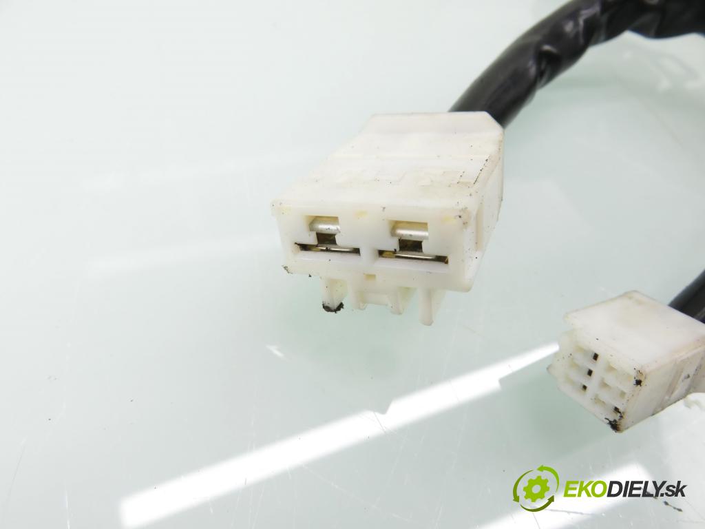 TOYOTA YARIS (_P1_) HB 2002 50,00 1.0 VVT- i 68 - 1SZ-FE 998,00 serv/podporovanie elektrické 99504502 ; 6900000264 ; 1608000020