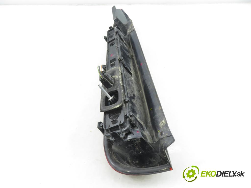 FORD FUSION (JU_) HB 2002 74,00 1.6 - FYJC 1596,00 Svetlo pravé zadné 2N1113A602B