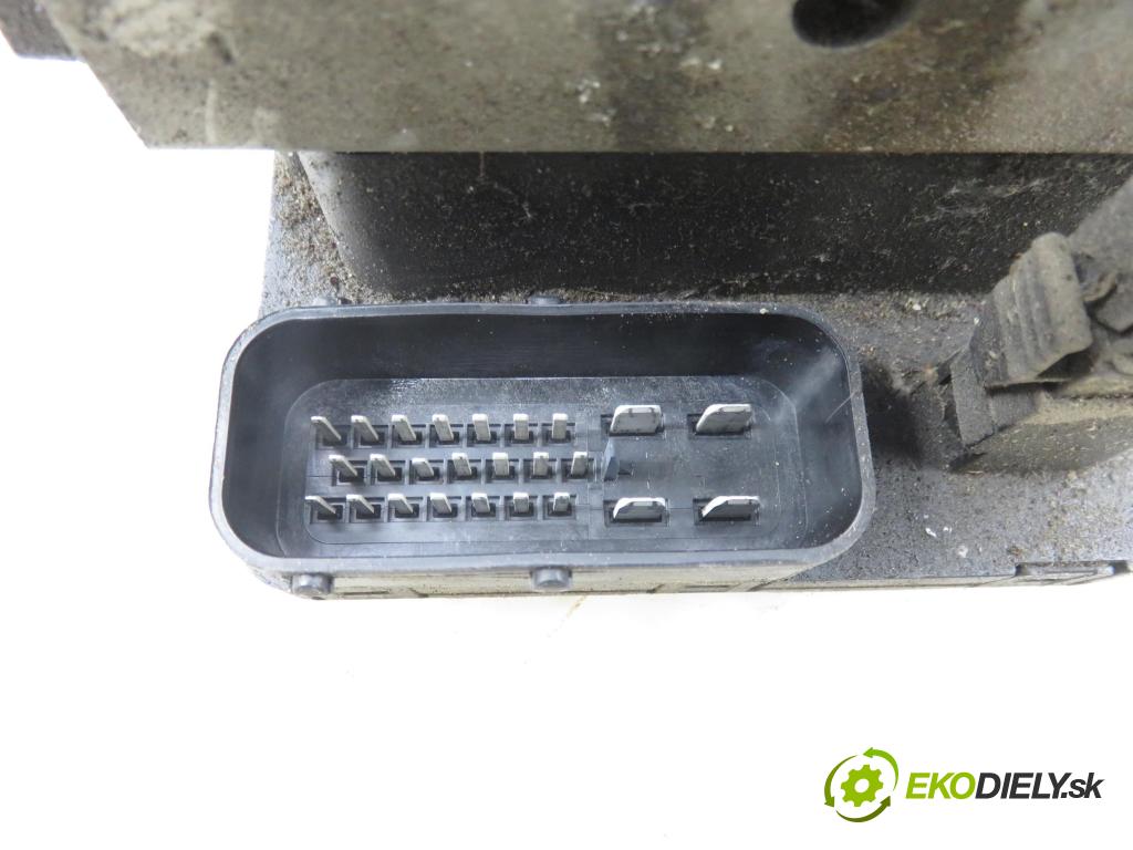 VW GOLF III (1H1) HB 1996 66,00 1.8 - ABS 1781,00 Pumpa ABS 3A0907379 ; 10094603003 ; 10020400174 (Pumpa ABS)