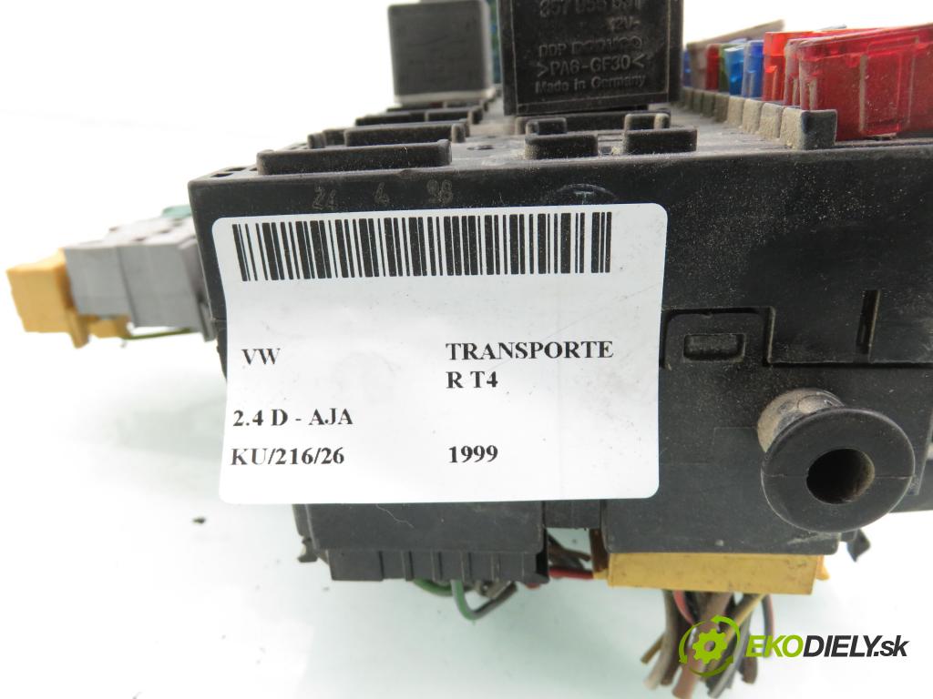 VW TRANSPORTER IV Skrzynia (70XA) FURGON 1999 55,00 2.4 D - AJA 2370,00 Skrinka POJISTKY: 357937039