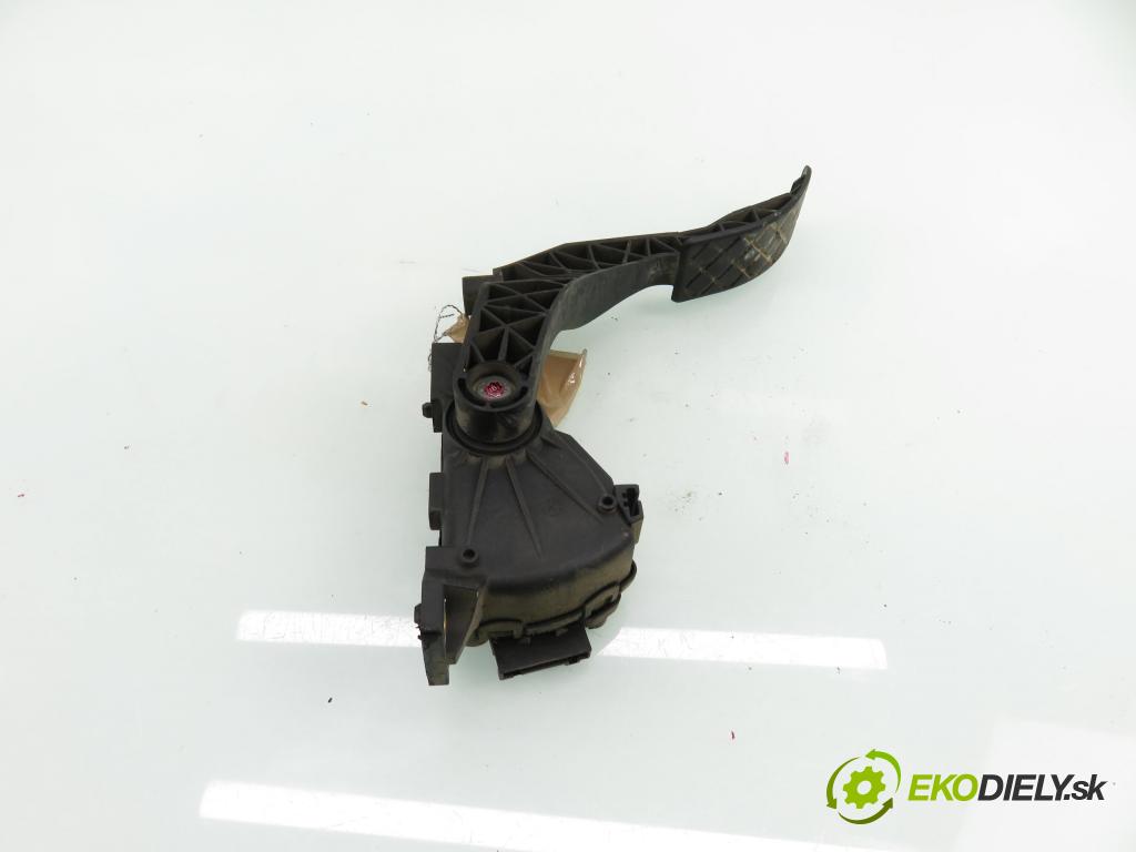 AUDI A3 (8L1) HB 2001 96,00 1.9 TDI PD 130 - ASZ 1896,00 Potenciometer plynu 1J1721503H ; 6PV00777001 (Potenciometer plynového pedálu)