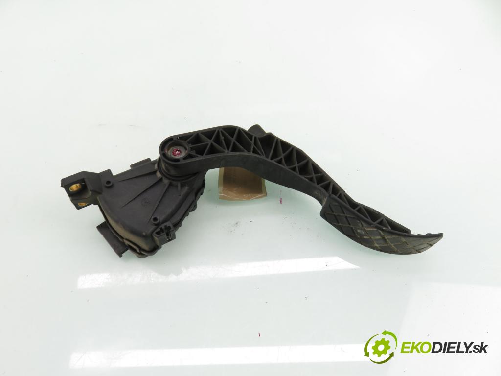 AUDI A3 (8L1) HB 2001 96,00 1.9 TDI PD 130 - ASZ 1896,00 Potenciometer plynu 1J1721503H ; 6PV00777001 (Potenciometer plynového pedálu)