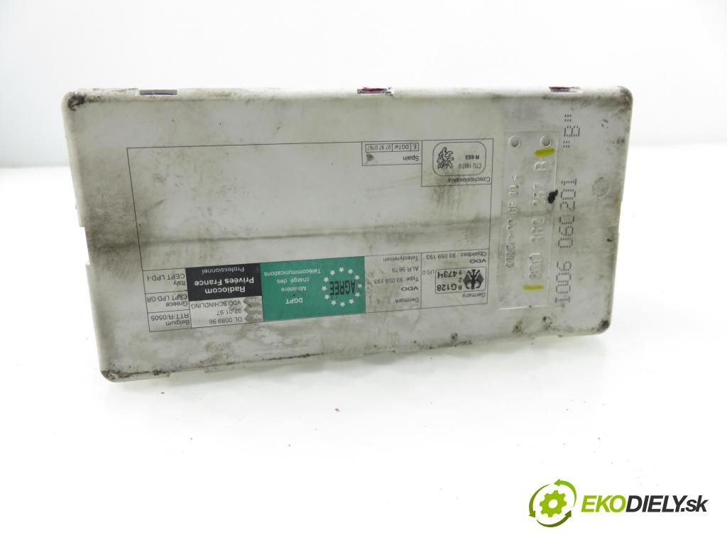 AUDI A3 (8L1) HB 2001 96,00 1.9 TDI PD 130 - ASZ 1896,00 motorek zámku centrálního 8D0862257B