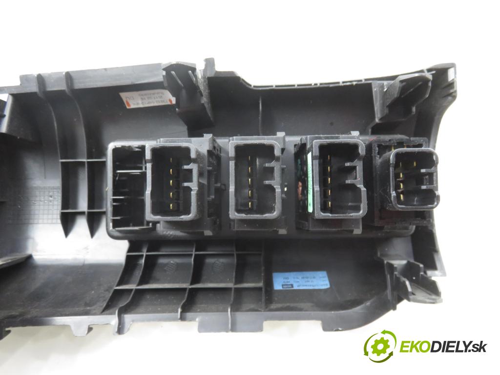 SUZUKI VITARA (LY) CROSSOVER 2016 0,00 1.6 (APK 416) - M16A 1586,00 vypínač / prepínač 7383254P105PK