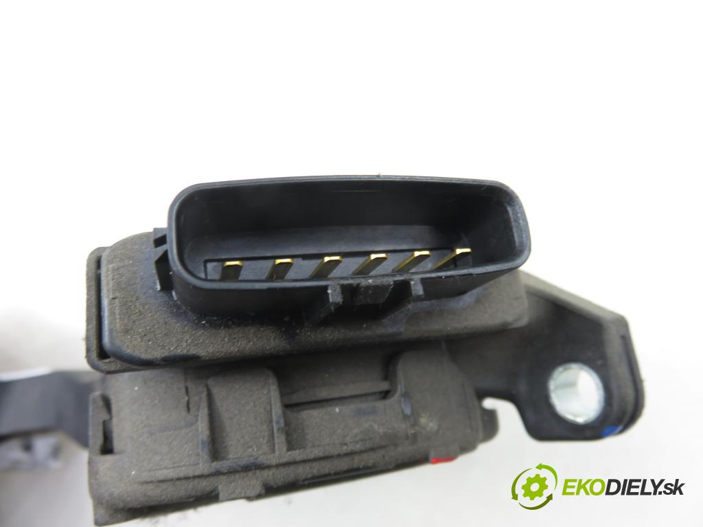 SUZUKI VITARA (LY) CROSSOVER 2016 0,00 1.6 (APK 416) - M16A 1586,00 Potenciometer plynu 6PV00907409 ; 4940068L51 (Potenciometer plynového pedálu)
