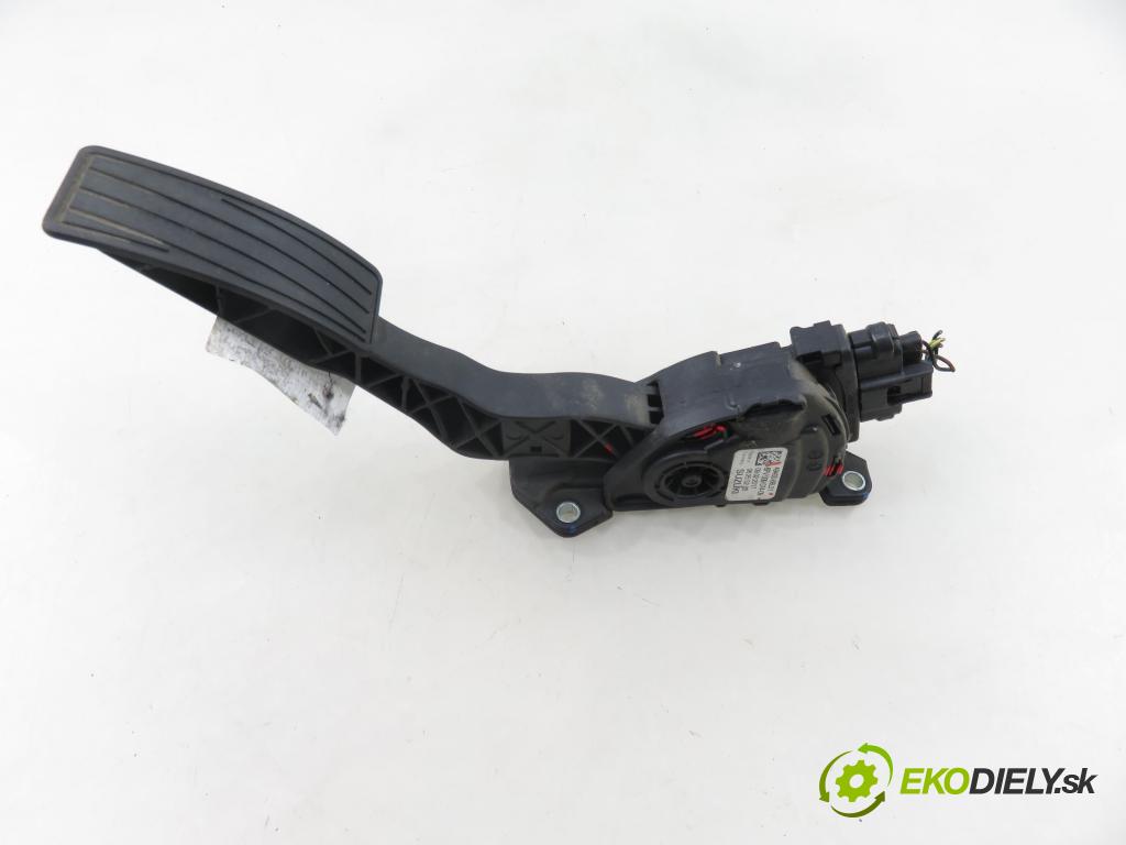 SUZUKI VITARA (LY) CROSSOVER 2016 0,00 1.6 (APK 416) - M16A 1586,00 Potenciometer plynu 6PV00907409 ; 4940068L51 (Potenciometer plynového pedálu)