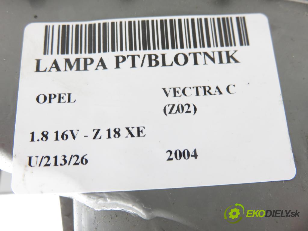 OPEL VECTRA C (Z02) SEDAN 2004 90,00 1.8 16V 122 - Z 18 XE 1796,00 Svetlo pravé zadné 13131002
