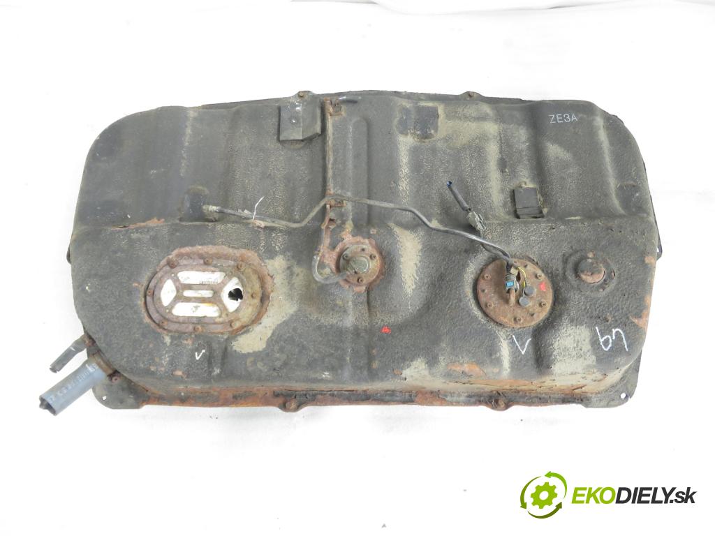 HYUNDAI SANTA FÉ I (SM) SUV 2004 107,00 2.4 16V 146 - G4JS-G 2351,00 nádržka paliva benzín
