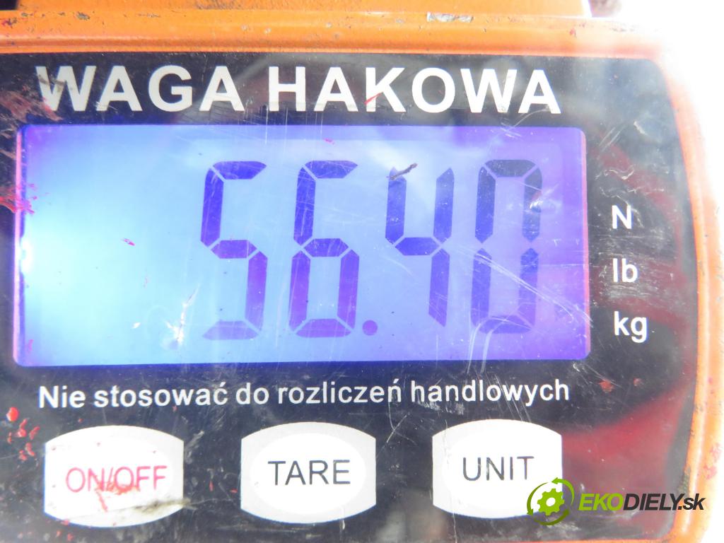 VW PASSAT B3/B4 Variant (3A5, 35I) KOMBI 1992 55,00 1.8 - AAM 1781,00 výztuha zadní část 