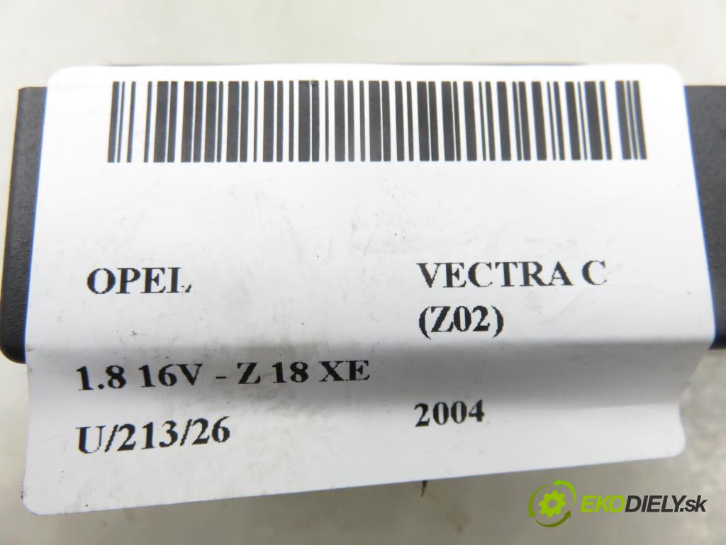 OPEL VECTRA C (Z02) SEDAN 2004 90,00 1.8 16V - Z 18 XE 1796,00 řídící jednotka tažného oka 09228740