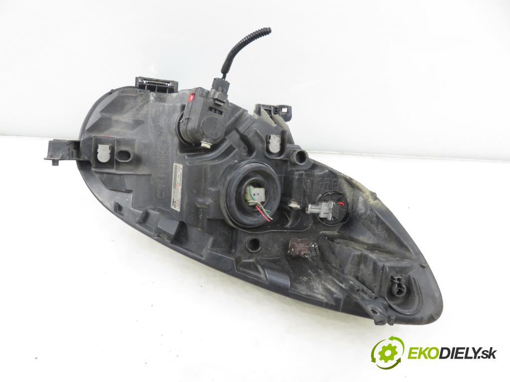 CITROEN C1 (PM_, PN_) HB 2007 50,00 1.0 12V R3 68 - 1KR-FE 998,00 světlo LP 811500H050