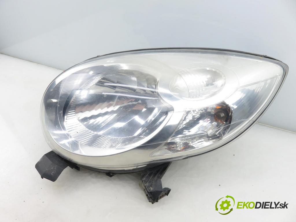 CITROEN C1 (PM_, PN_) HB 2007 50,00 1.0 12V R3 68 - 1KR-FE 998,00 světlo LP 811500H050