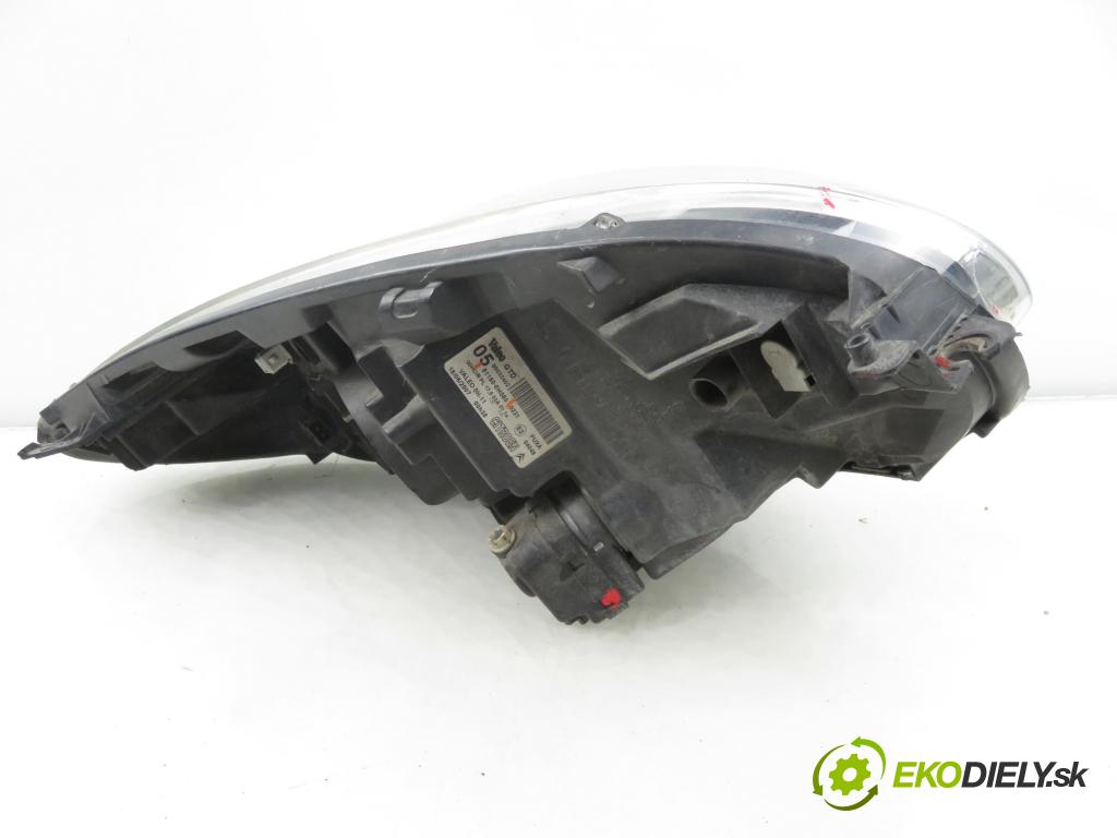 CITROEN C1 (PM_, PN_) HB 2007 50,00 1.0 12V R3 68 - 1KR-FE 998,00 světlo LP 811500H050