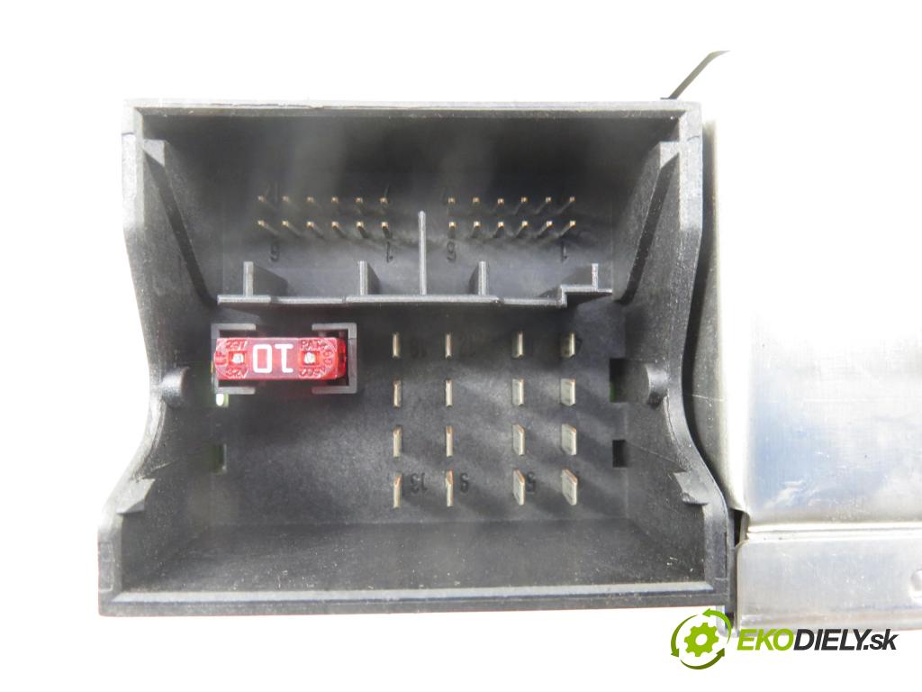 BMW 5 Touring (E39) KOMBI 2001 135,00 530 d - M57 D30 (306D1) 2926,00 RADIO Modul 6903873