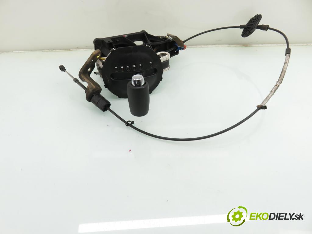 FORD MONDEO III Turnier (BWY) KOMBI 2006 107,00 2.0 16V - CJBB 1999,00 ZVEDÁK: 1S7P7C453AH