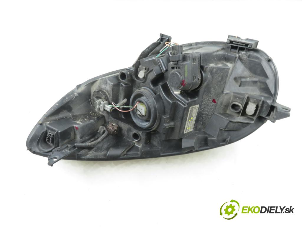 CITROEN C1 (PM_, PN_) HB 2007 50,00 1.0 12V R3 68 - 1KR-FE 998,00 Svetlo PP 811100H050 ; 89032958