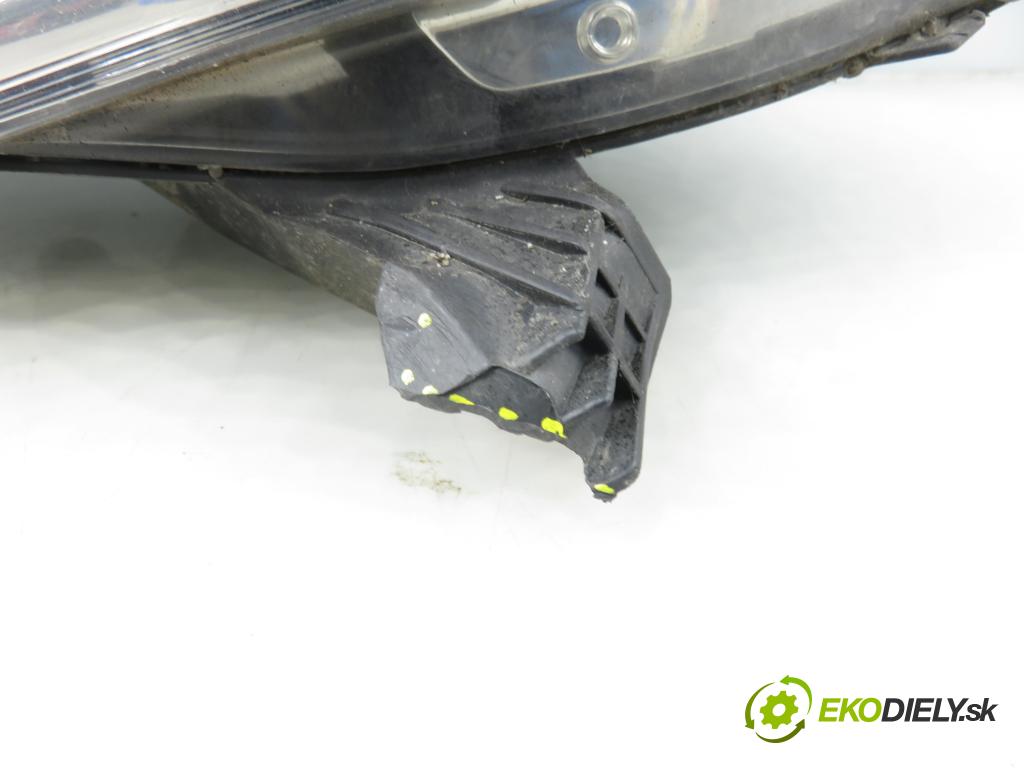 CITROEN C1 (PM_, PN_) HB 2007 50,00 1.0 12V R3 68 - 1KR-FE 998,00 Svetlo PP 811100H050 ; 89032958
