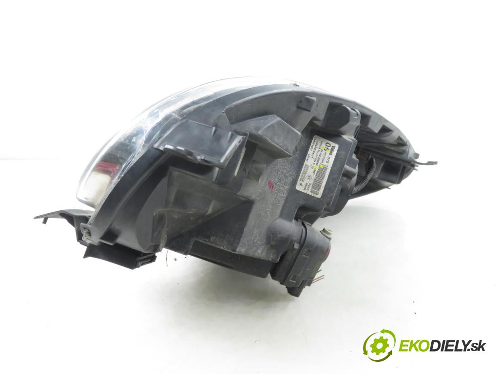 CITROEN C1 (PM_, PN_) HB 2007 50,00 1.0 12V R3 68 - 1KR-FE 998,00 Svetlo PP 811100H050 ; 89032958