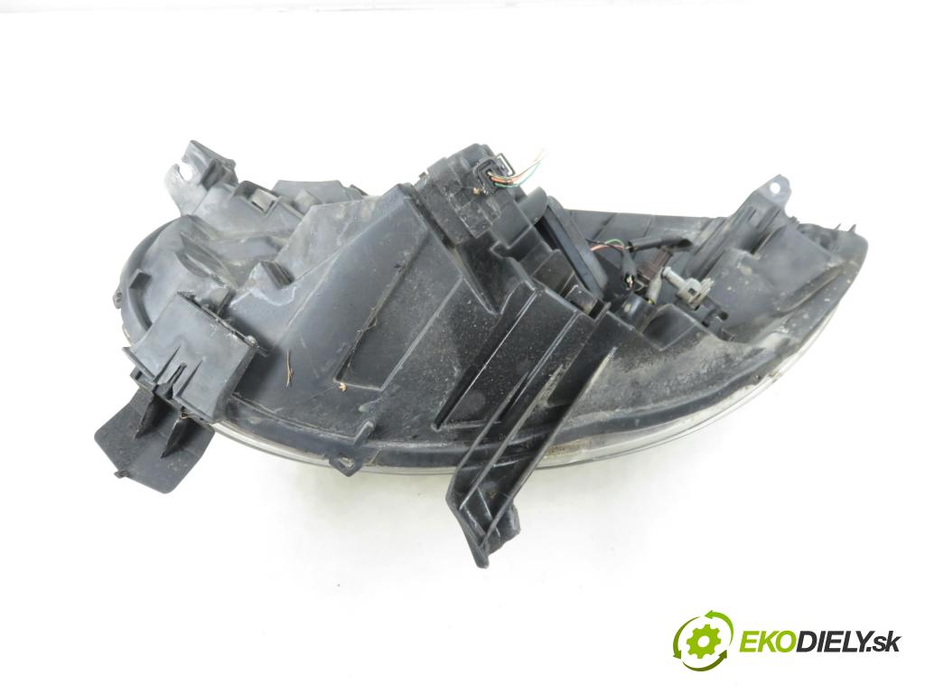 CITROEN C1 (PM_, PN_) HB 2007 50,00 1.0 12V R3 68 - 1KR-FE 998,00 Svetlo PP 811100H050 ; 89032958