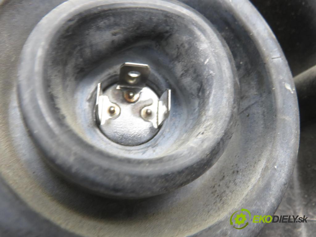 CITROEN C1 (PM_, PN_) HB 2007 50,00 1.0 12V R3 68 - 1KR-FE 998,00 Svetlo PP 811100H050 ; 89032958