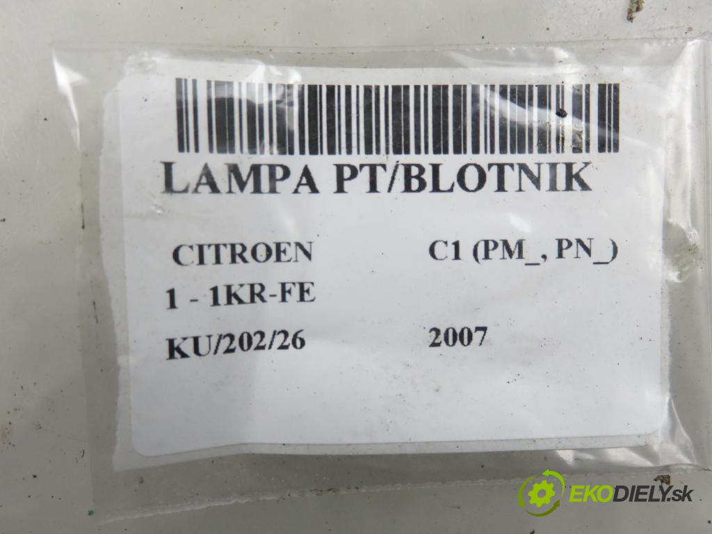 CITROEN C1 (PM_, PN_) HB 2007 50,00 1.0 12V R3 68 - 1KR-FE 998,00 světlo pravé zadní 815500H060