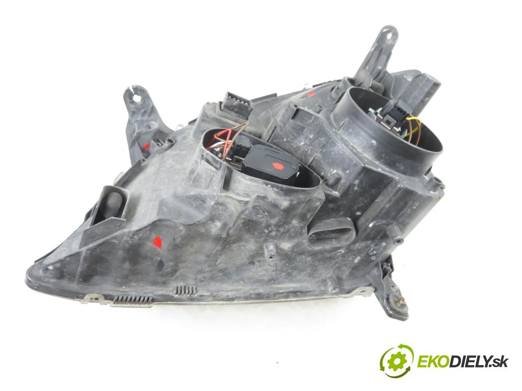 OPEL VECTRA C (Z02) SEDAN 2004 90,00 1.8 16V 122 - Z 18 XE 1796,00 Svetlo PP