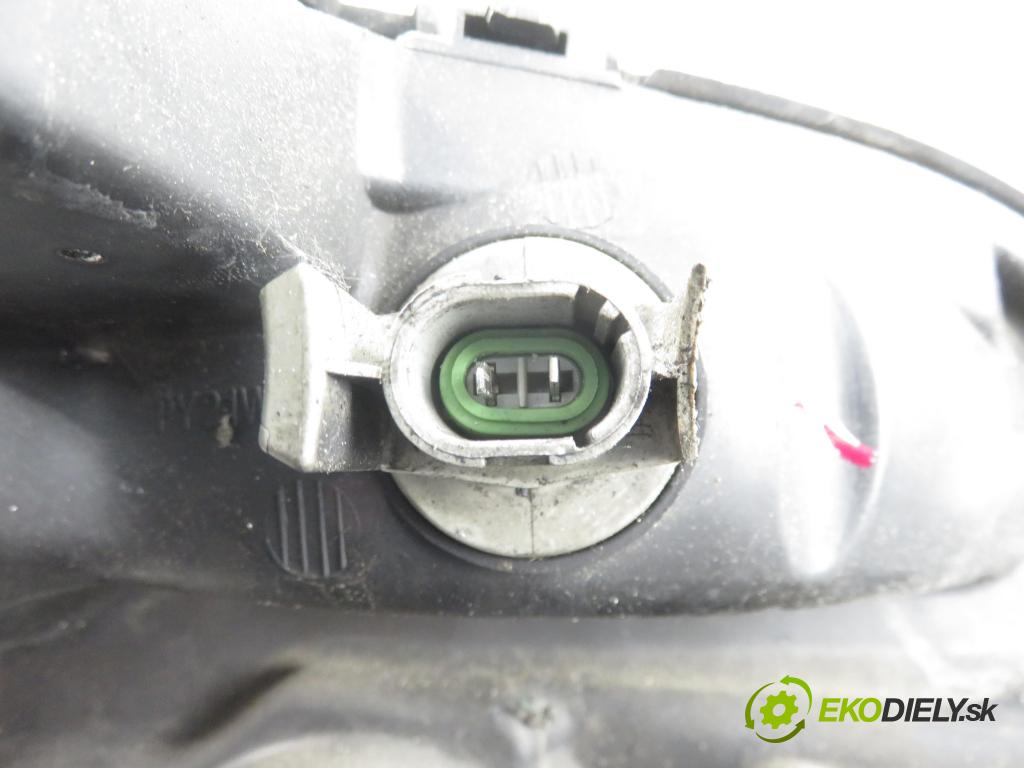 RENAULT SCENIC I (JA0/1_) MINIVAN 2000 72,00 1.9 dTi (JA0N) - F9Q 734 1870,00 Svetlo LP 7700432098 ; 7701047604