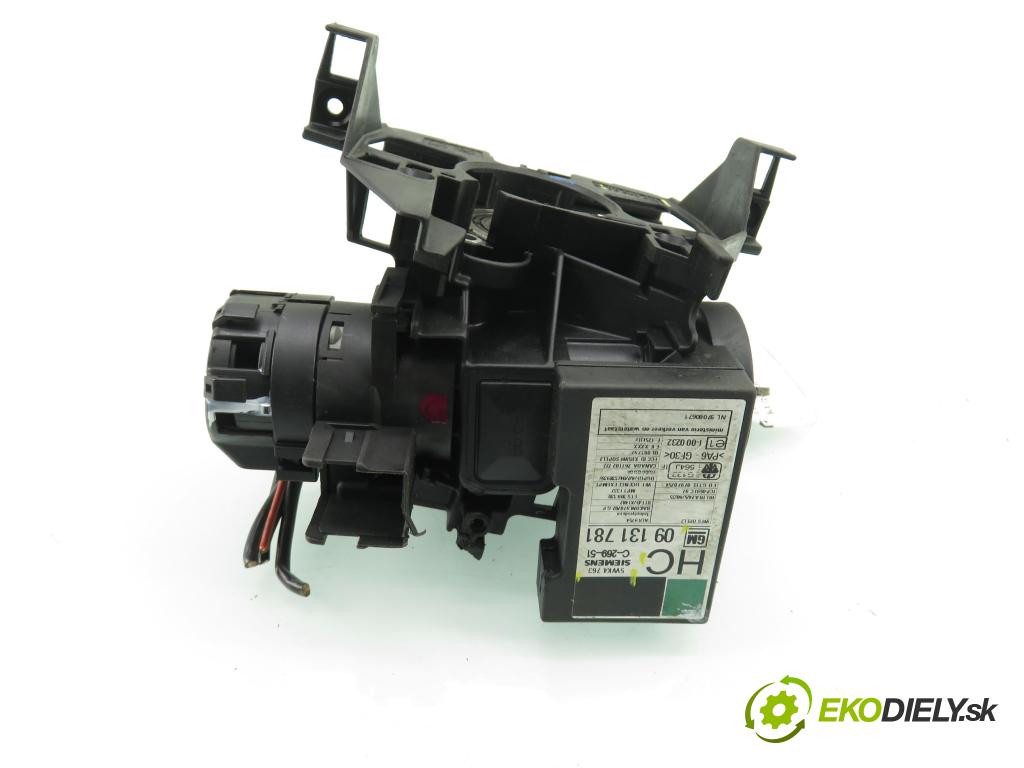OPEL ASTRA G liftback (T98) HB 1999 74,00 1.6 16V - X 16 XEL 1598,00 spinačka 90589313 ; 90589389 ; 5WK4763 (Spínacia skrinka)