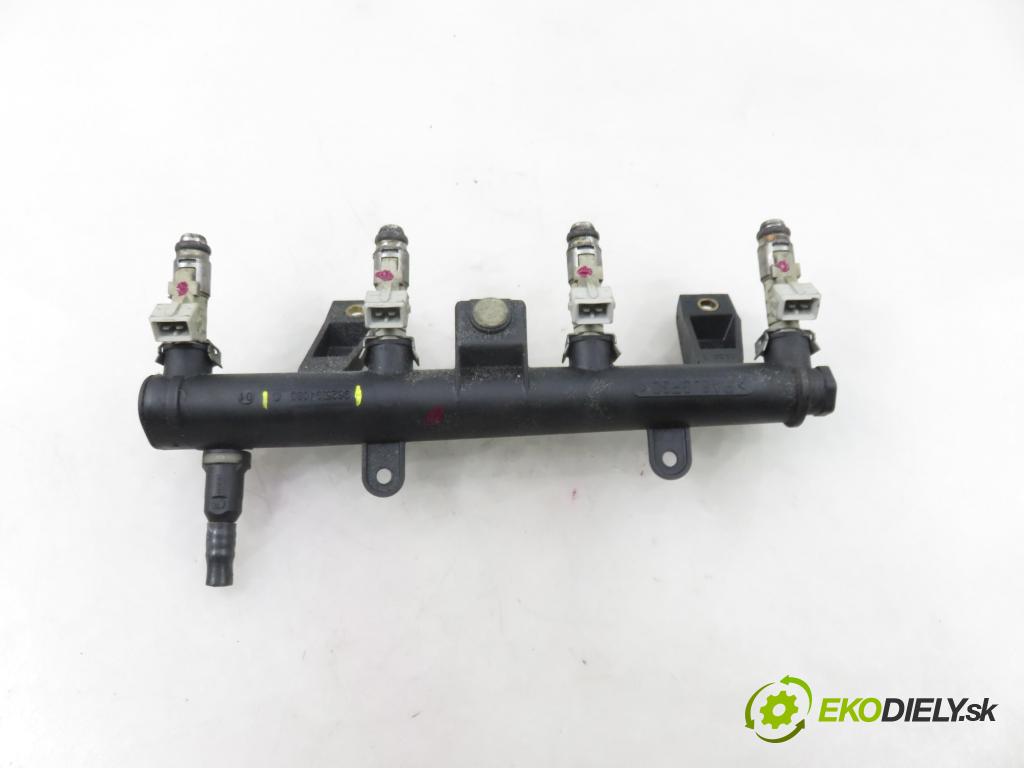 PEUGEOT 206 liftback (2A/C) HB 2000 55,00 1.4 i 75 -  KFX 1361,00 Lišta vstrekovacia 9625194080 ; IPM001 ; 9625194080D (Vstrekovacia lišta)