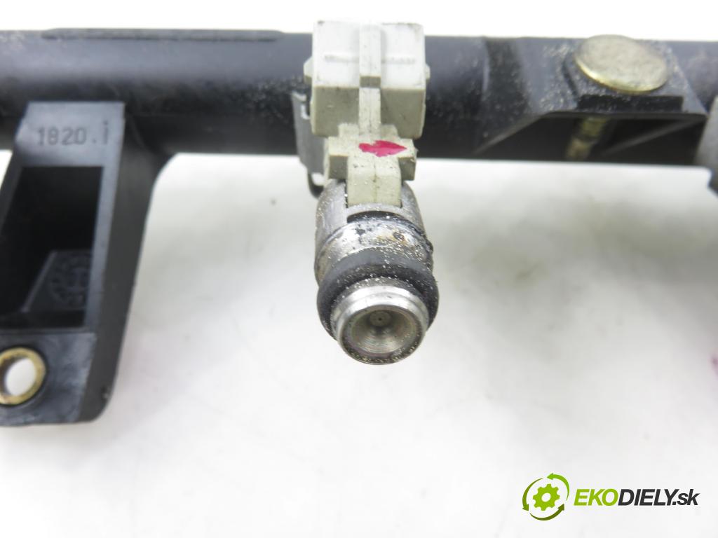 PEUGEOT 206 liftback (2A/C) HB 2000 55,00 1.4 i 75 - KFX 1361,00 Lišta vstrekovacia 9625194080 ; IPM001 ; 9625194080D (Vstrekovacia lišta)