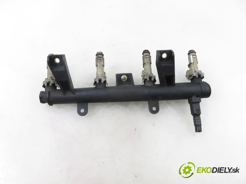 PEUGEOT 206 liftback (2A/C) HB 2000 55,00 1.4 i 75 - KFX 1361,00 Lišta vstrekovacia 9625194080 ; IPM001 ; 9625194080D (Vstrekovacia lišta)