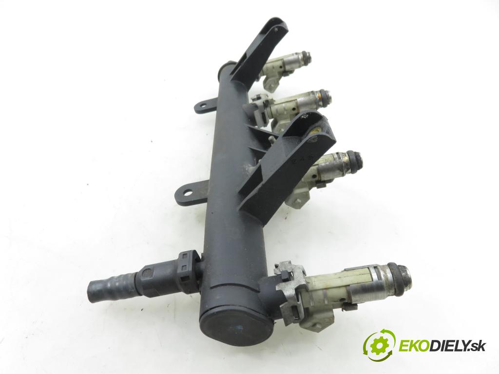 PEUGEOT 206 liftback (2A/C) HB 2000 55,00 1.4 i 75 - KFX 1361,00 Lišta vstrekovacia 9625194080 ; IPM001 ; 9625194080D (Vstrekovacia lišta)