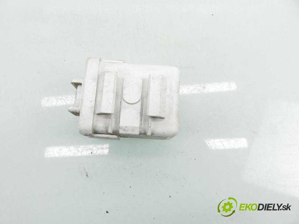 SUZUKI GRAND VITARA II (JT, TE, TD) SUV 2009 103,00 2.0 (JB420) - J20A 1995,00 MODUL KEYLESS 3719065J00