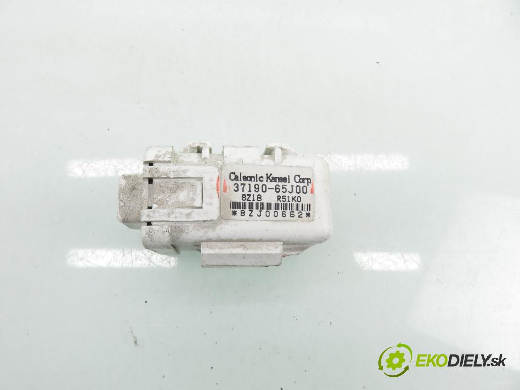 SUZUKI GRAND VITARA II (JT, TE, TD) SUV 2009 103,00 2.0 (JB420) - J20A 1995,00 MODUL KEYLESS 3719065J00