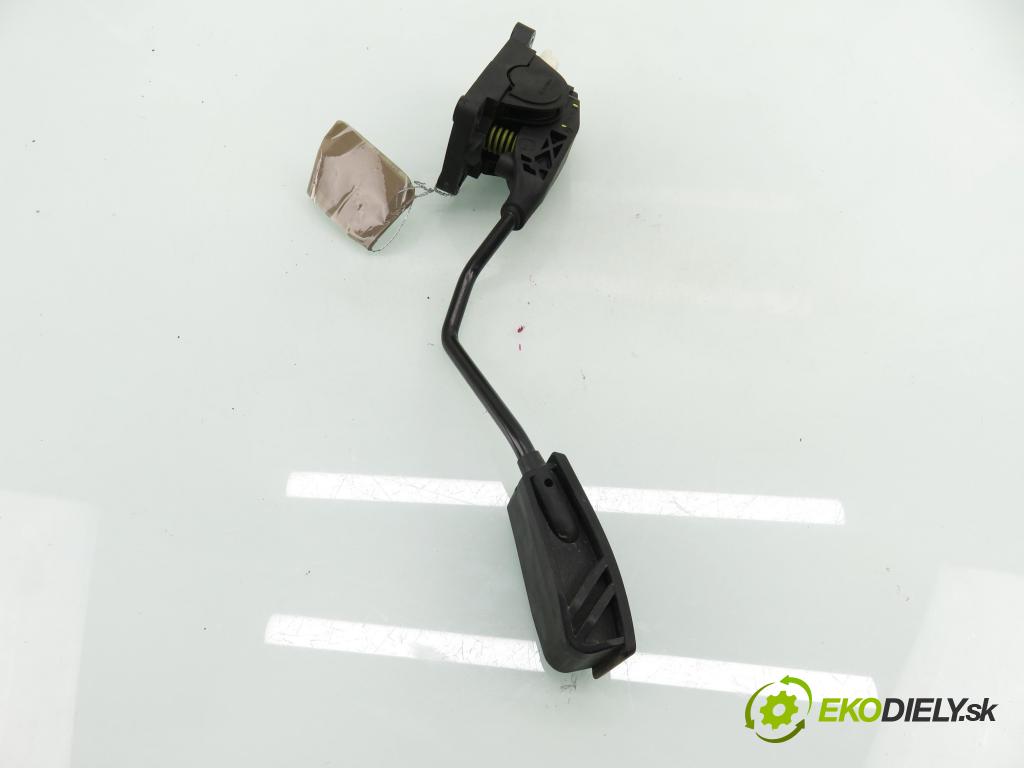 PEUGEOT 407 (6D_) SEDAN 2005 80,00 1.6 HDi 110 - 9HZ (DV6TED4) 1560,00 potenciometr plynového pedálu 9644939680 ; 0280752241 ; F00C3P2311 (Potenciometr plynového pedálu)