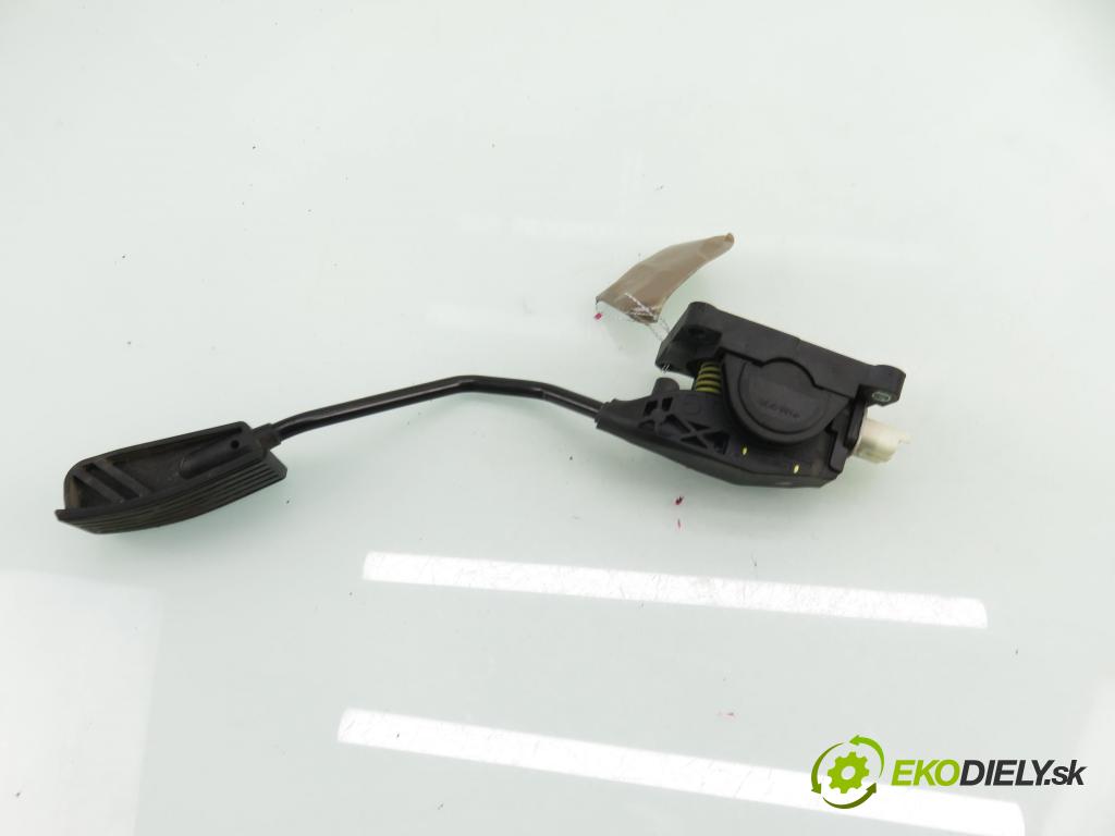 PEUGEOT 407 (6D_) SEDAN 2005 80,00 1.6 HDi 110 - 9HZ (DV6TED4) 1560,00 Potenciometer plynu 9644939680 ; 0280752241 ; F00C3P2311 (Potenciometer plynového pedálu)