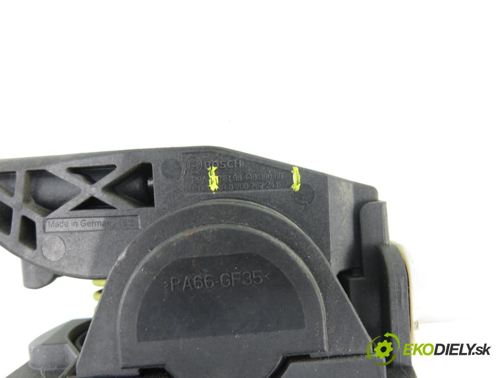 PEUGEOT 407 (6D_) SEDAN 2005 80,00 1.6 HDi 110 - 9HZ (DV6TED4) 1560,00 Potenciometer plynu 9644939680 ; 0280752241 ; F00C3P2311 (Potenciometer plynového pedálu)