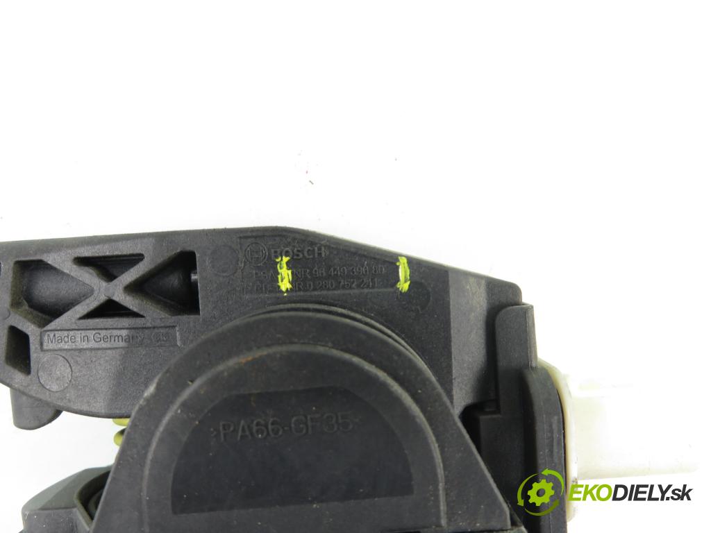 PEUGEOT 407 (6D_) SEDAN 2005 80,00 1.6 HDi 110 - 9HZ (DV6TED4) 1560,00 Potenciometer plynu 9644939680 ; 0280752241 ; F00C3P2311 (Potenciometer plynového pedálu)