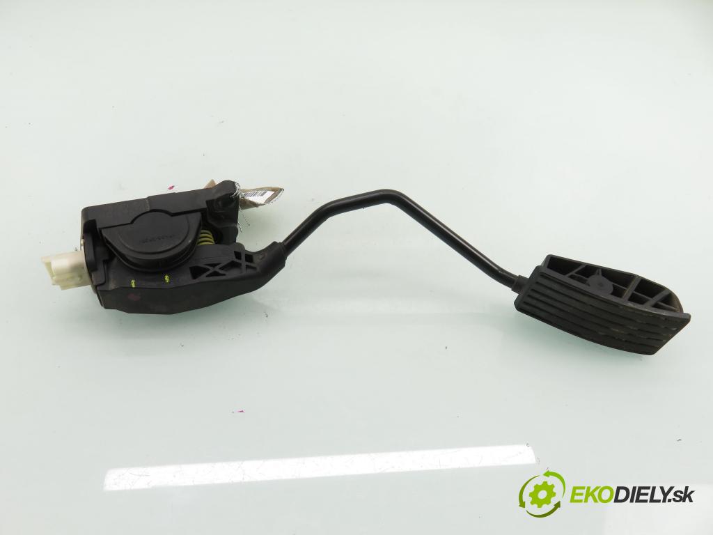 PEUGEOT 407 (6D_) SEDAN 2005 80,00 1.6 HDi 110 - 9HZ (DV6TED4) 1560,00 Potenciometer plynu 9644939680 ; 0280752241 ; F00C3P2311 (Potenciometer plynového pedálu)