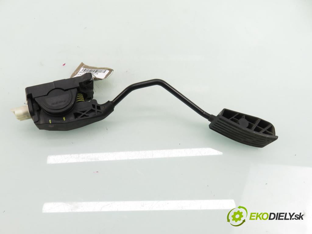 PEUGEOT 407 (6D_) SEDAN 2005 80,00 1.6 HDi 110 - 9HZ (DV6TED4) 1560,00 Potenciometer plynu 9644939680 ; 0280752241 ; F00C3P2311 (Potenciometer plynového pedálu)